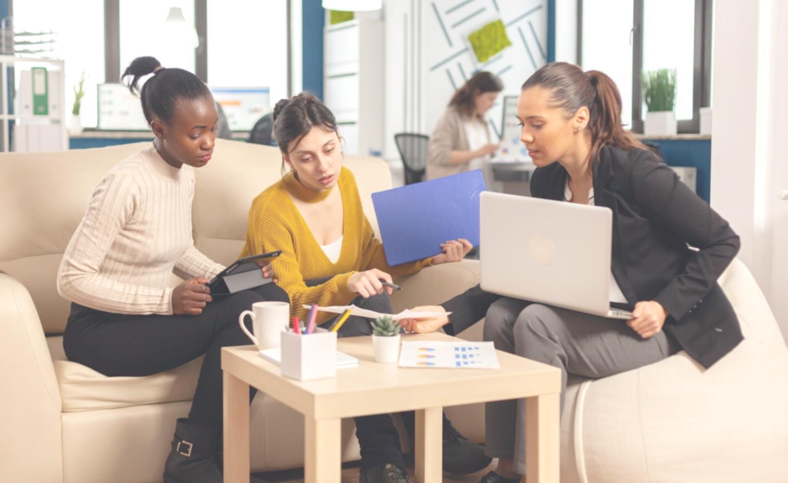 International students learning about Canadian financial systems